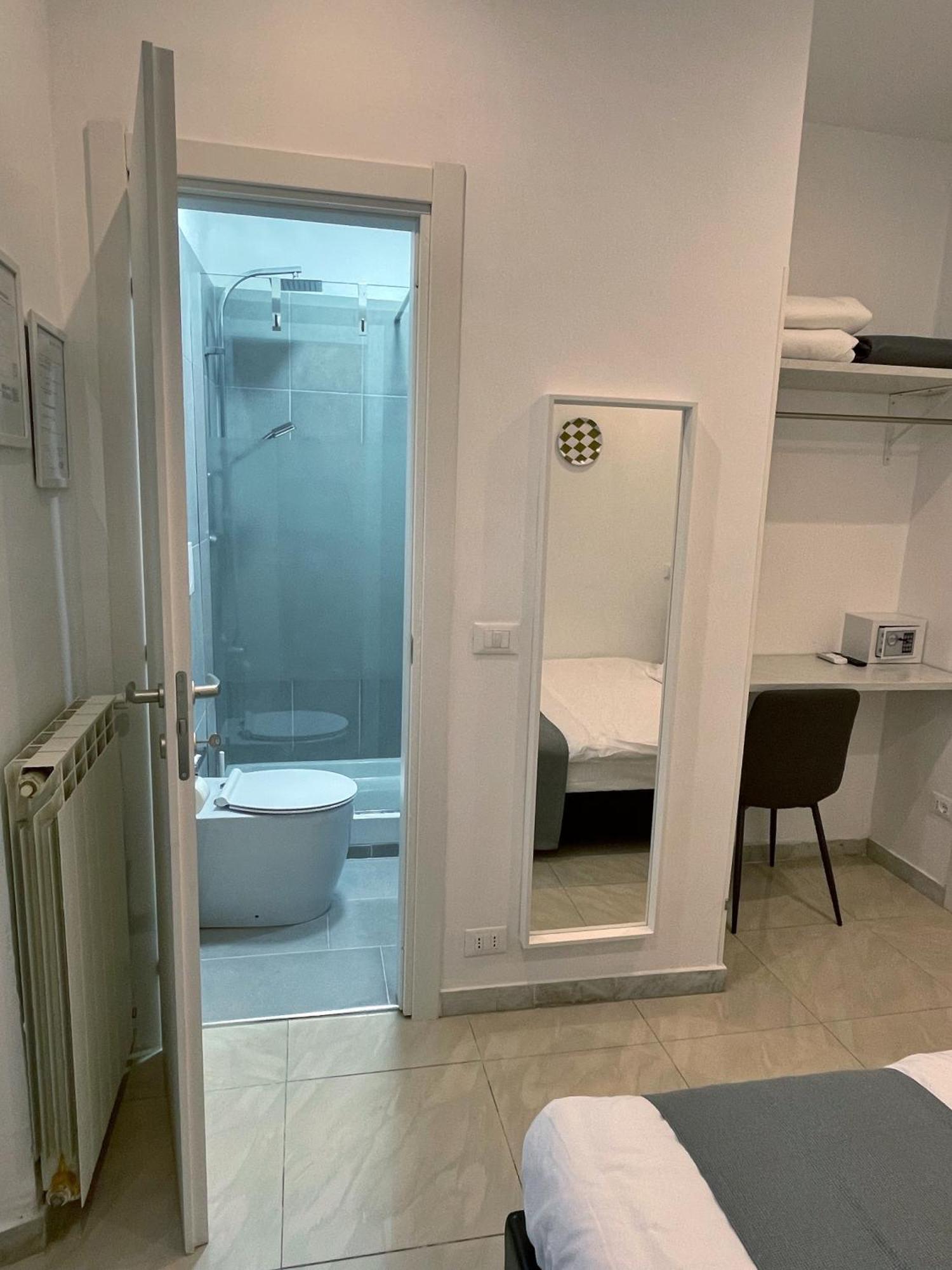 The Room 115 Rome Bagian luar foto